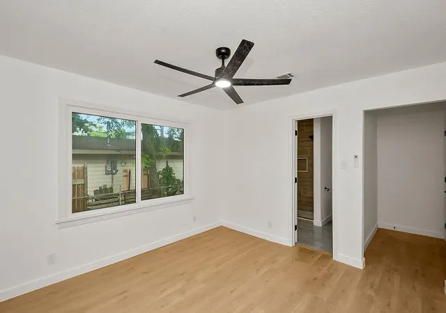 4th image of 2508 N Houston Dr, La Marque, TX 77568 | MLS# 33977607