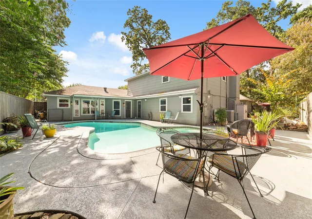 Photo 2 of Single family home for sale at 10823 Dunbrook Dr, Houston, TX 77070 | MLS# 324111 | Listing updated on 2026-08-17