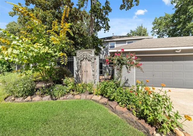 Photo 4 of Single family home for sale at 10823 Dunbrook Dr, Houston, TX 77070 | MLS# 324111 | Listing updated on 2026-08-17