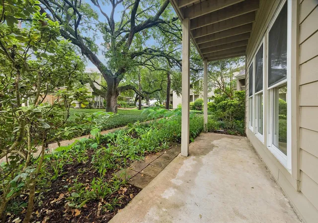 3rd image of 2100 Tanglewilde St #565, Houston, TX 77063 | MLS# 55611512