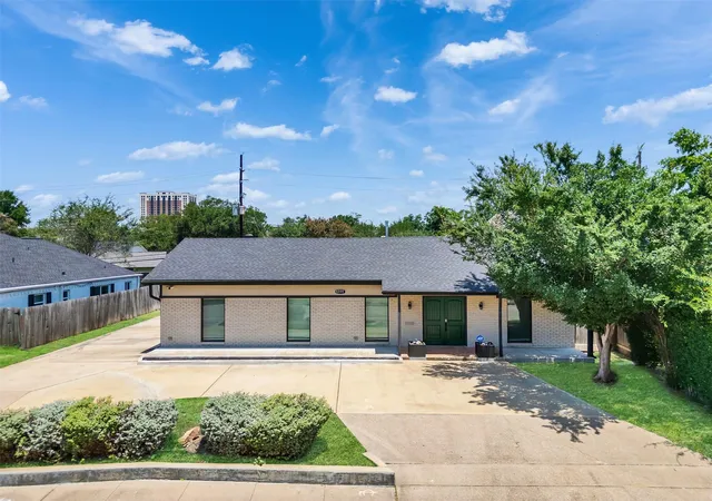 Photo 1 of Single family home for sale at 6206 San Felipe St, Houston, TX 77057 | MLS# 97719413 | Listing updated on 2026-09-14
