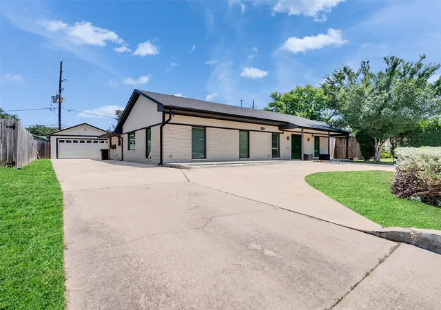 Photo 2 of Single family home for sale at 6206 San Felipe St, Houston, TX 77057 | MLS# 97719413 | Listing updated on 2026-09-14