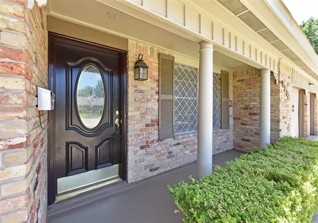 Photo 2 of Single family home for sale at 9226 Theysen Dr, Houston, TX 77080 | MLS# 84931547 | Listing updated on 2026-08-22