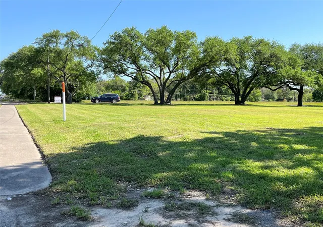 Photo 4 of Land for sale at 1000 Delmar, La Marque, TX 77568 | MLS# 68517422 | Listing updated on 2026-09-15