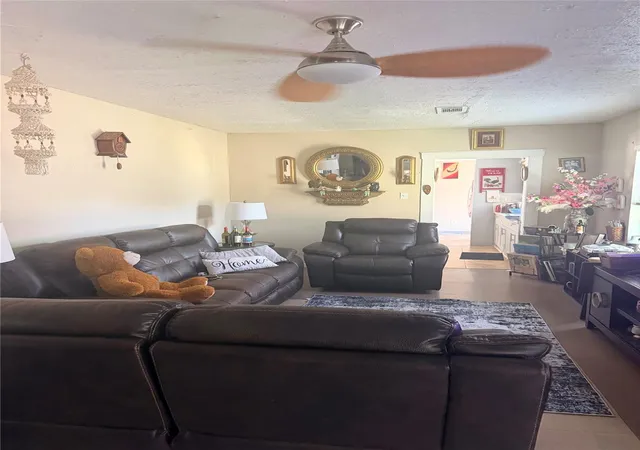 Photo 3 of Sale Pending at 7418 Evans St, Houston, TX 77061 | MLS# 75060784 | Listing updated on 2026-08-31