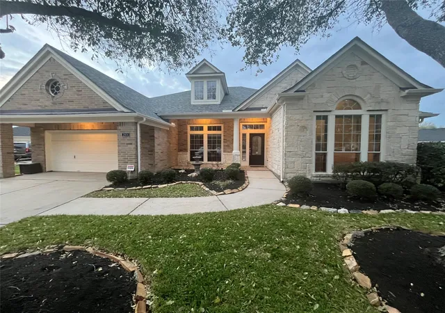 1st image of 2904 Lakemist Ct, League City, TX 77573 | MLS# 56686921