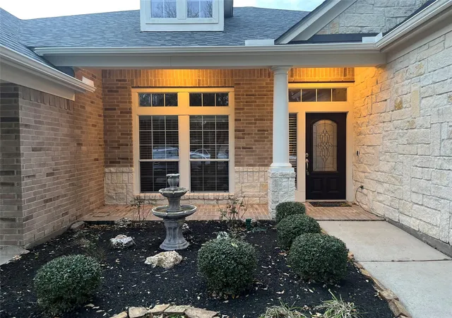 Photo 3 of Single family home for sale at 2904 Lakemist Ct, League City, TX 77573 | MLS# 56686921 | Listing updated on 2026-08-26