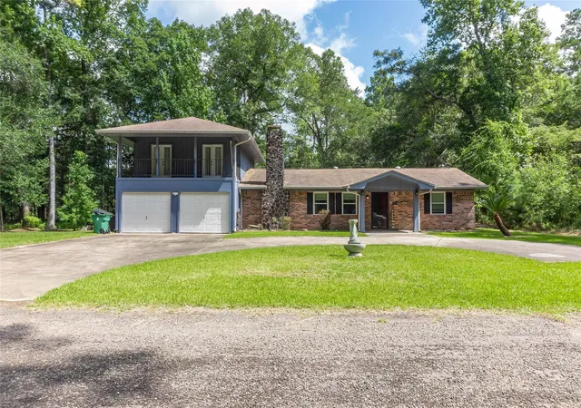 1st image of 302 Oak Ln, Village Mills, TX 77663 | MLS# 25892820