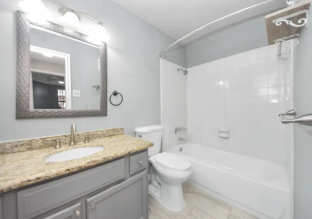 4th image of 10735 Braes Bend Dr, Houston, TX 77071 | MLS# 46994671
