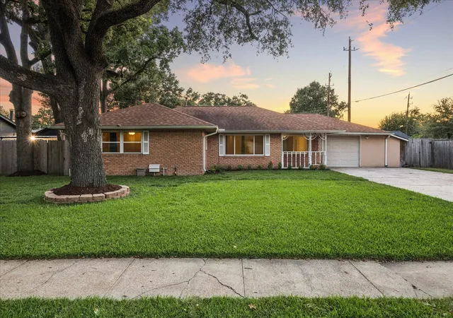 1st image of 2017 Shadowdale Dr, Houston, TX 77043 | MLS# 31723052