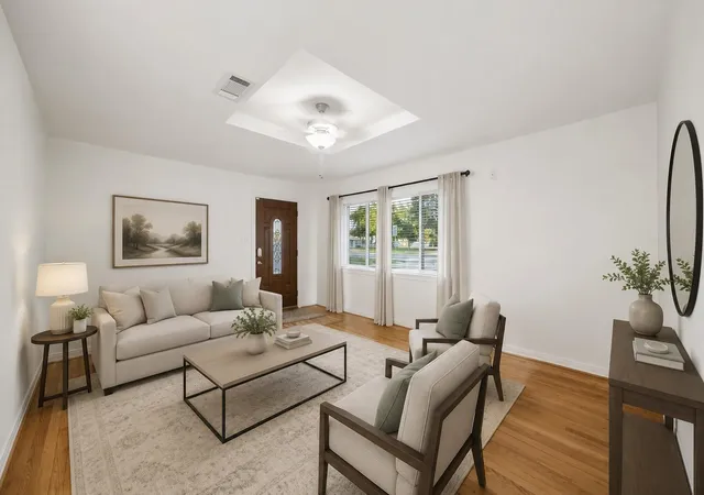2nd image of 2017 Shadowdale Dr, Houston, TX 77043 | MLS# 31723052