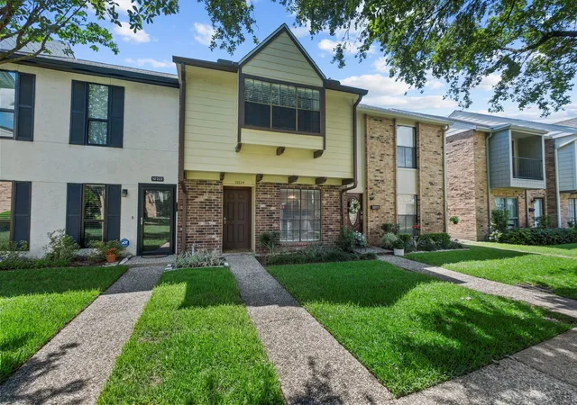 Photo 2 of Sale Pending at 10324 Longmont Dr #47/6, Houston, TX 77042 | MLS# 74348751 | Listing updated on 2026-10-08