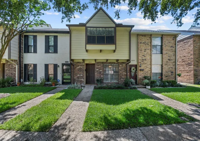 Photo 3 of Sale Pending at 10324 Longmont Dr #47/6, Houston, TX 77042 | MLS# 74348751 | Listing updated on 2026-10-08