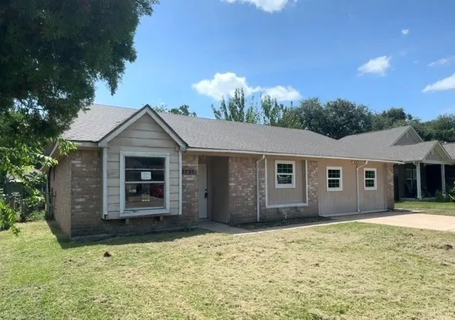 Photo 3 of Single family home for sale at 7735 Whispering Wood Ln, Houston, TX 77086 | MLS# 19414501 | Listing updated on 2026-08-29