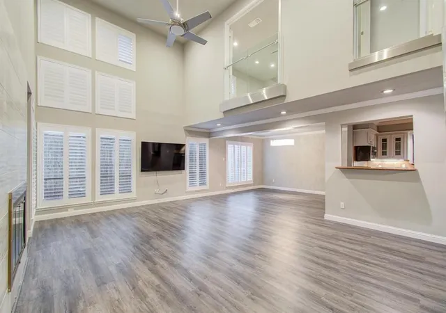 2nd image of 10315 Meadow Lake Ln, Houston, TX 77042 | MLS# 46876924