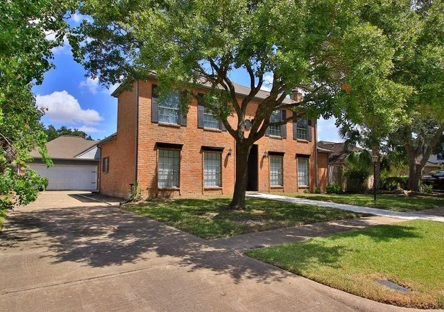 2nd image of 8006 Albin Ln, Houston, TX 77071 | MLS# 89097206