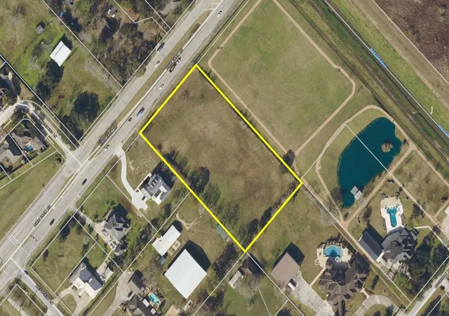 1st image of 3521 Dixie Farm Rd, Pearland, TX 77581 | MLS# 66073291