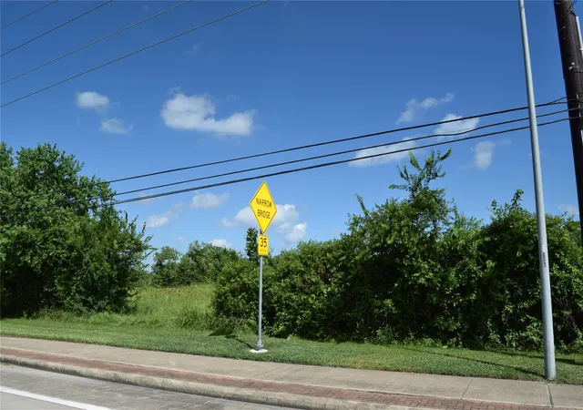 Photo 4 of Land for sale at 3521 Dixie Farm Rd, Pearland, TX 77581 | MLS# 66073291 | Listing updated on 2026-08-13