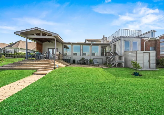 Photo 3 of Single family home for sale at 1034 Lake View Dr, Montgomery, TX 77356 | MLS# 40924223 | Listing updated on 2026-09-12