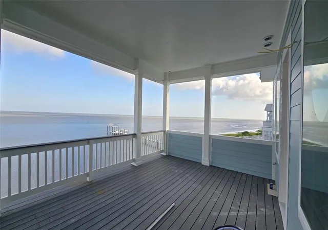 Photo 2 of Single family home for sale at 26638 Bay Water Dr, Galveston, TX 77554 | MLS# 21020294 | Listing updated on 2026-08-11