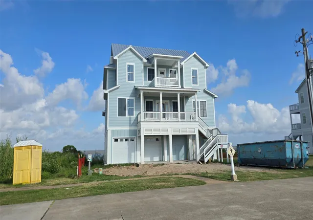 Photo 3 of Single family home for sale at 26638 Bay Water Dr, Galveston, TX 77554 | MLS# 21020294 | Listing updated on 2026-08-11