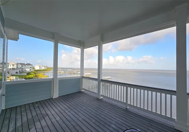 Photo 3 of Single family home for sale at 26638 Bay Water Dr, Galveston, TX 77554 | MLS# 21020294 | Listing updated on 2026-08-11
