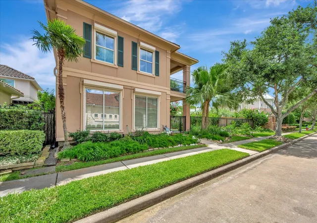 1st image of 604 Harborside Wy, Kemah, TX 77565 | MLS# 81499649