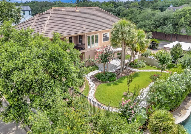 4th image of 604 Harborside Wy, Kemah, TX 77565 | MLS# 81499649