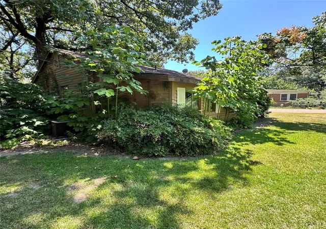 Photo 1 of Single family home for sale at 203 Roosevelt Rd, Hooks, TX 75561 | MLS# 75766827 | Listing updated on 2026-09-09
