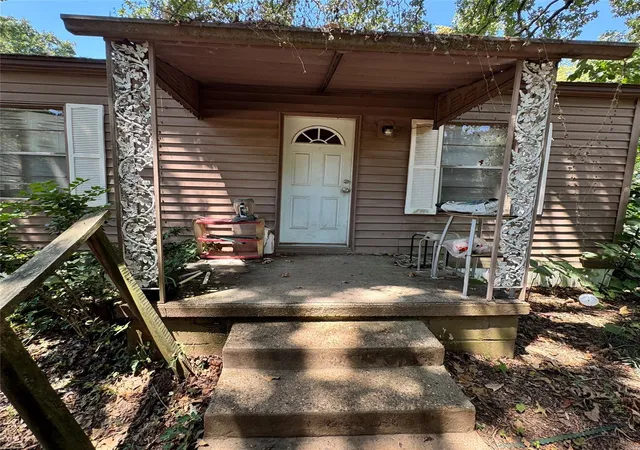 Photo 3 of Single family home for sale at 203 Roosevelt Rd, Hooks, TX 75561 | MLS# 75766827 | Listing updated on 2026-09-09