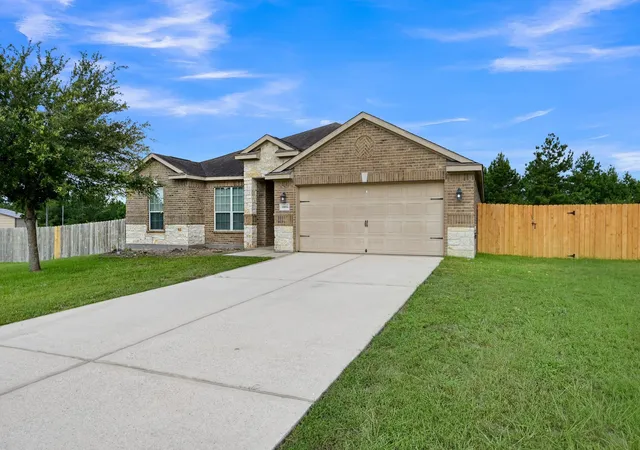 Photo 3 of Sale Pending at 18894 Maverick Ranch Rd W, Magnolia, TX 77355 | MLS# 15379032 | Listing updated on 2026-09-14