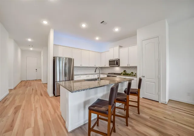Photo 2 of Single family home for sale at 17076 Easter Lily Dr, Conroe, TX 77385 | MLS# 65046411 | Listing updated on 2026-08-12