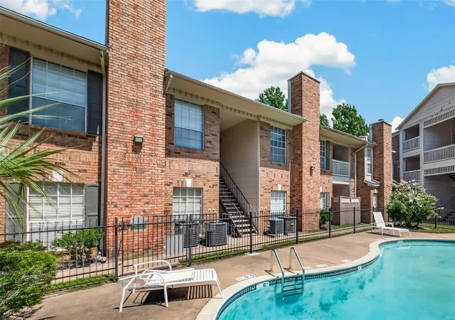 2nd image of 2626 Holly Hall St #1211, Houston, TX 77054 | MLS# 48091176
