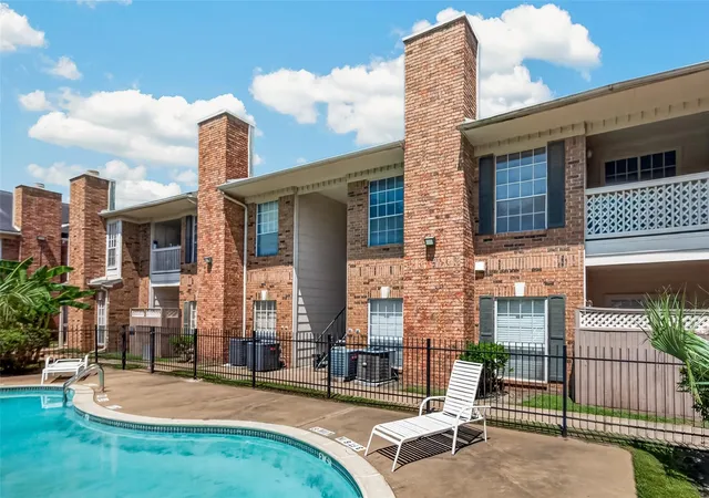 3rd image of 2626 Holly Hall St #1211, Houston, TX 77054 | MLS# 48091176