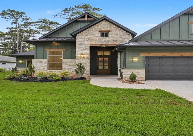 Photo 4 of Single family home for sale at 13962 Dolphin Dr, Willis, TX 77318 | MLS# 67977264 | Listing updated on 2026-09-13