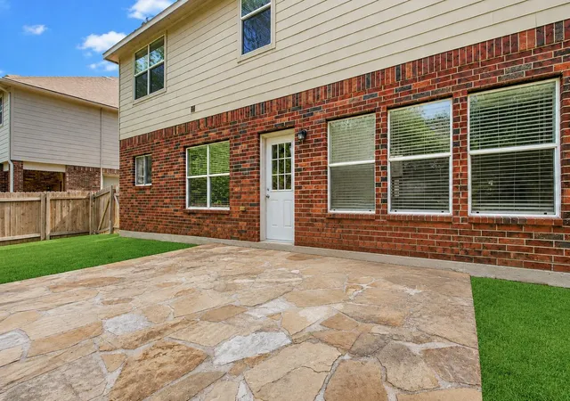 Photo 2 of Single family home for sale at 174 Spindle Tree Cir, Spring, TX 77382 | MLS# 78082675 | Listing updated on 2026-08-23