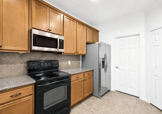 Photo 3 of Single family home for sale at 174 Spindle Tree Cir, Spring, TX 77382 | MLS# 78082675 | Listing updated on 2026-08-23