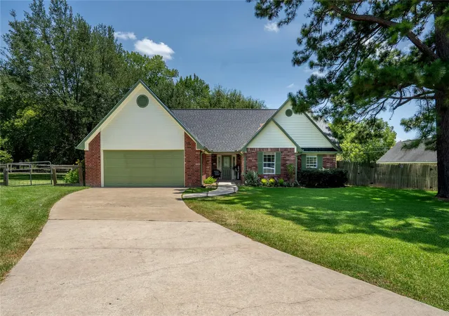 2nd image of 140 Cherry Circle E Circle E, New Waverly, TX 77358 | MLS# 72287096