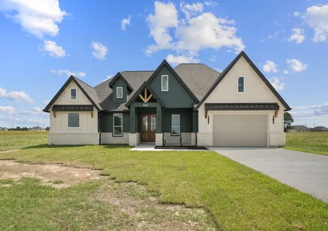 Photo 1 of Single family home for sale at 560 Quarter Horse Trl, Angleton, TX 77515 | MLS# 27370968 | Listing updated on 2026-08-28