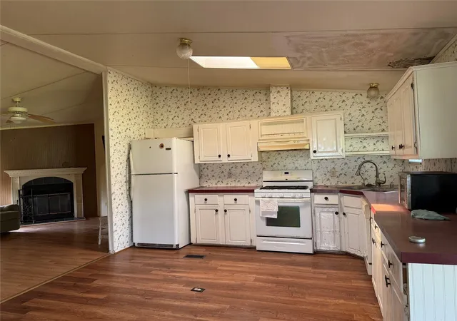 3rd image of 296 Lcr 702, Kosse, TX 76653 | MLS# 92577044