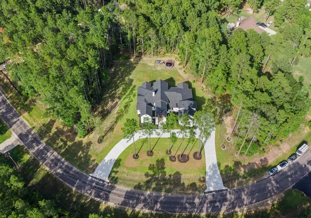 2nd image of 437 Sundog Rd, Huntsville, TX 77340 | MLS# 51609874