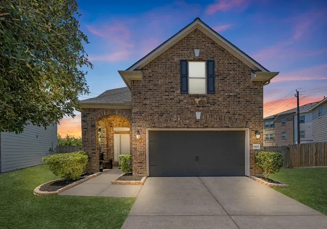 Photo 2 of Single family home for sale at 9402 Savannah Holly Dr, Houston, TX 77075 | MLS# 10524645 | Listing updated on 2026-09-12