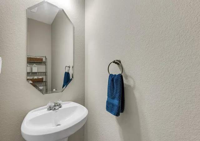 Photo 3 of Single family home for sale at 9402 Savannah Holly Dr, Houston, TX 77075 | MLS# 10524645 | Listing updated on 2026-09-12