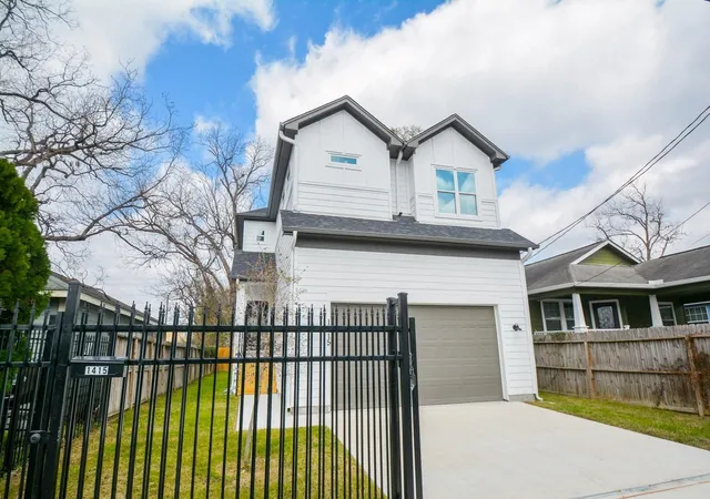 5th image of 1415 E 35Th St, Houston, TX 77022 | MLS# 33300422