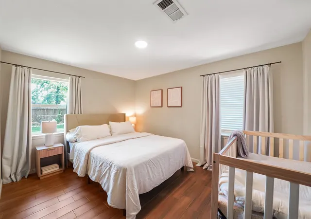 Photo 4 of Sale Pending at 10526 Hollyglen Dr, Houston, TX 77016 | MLS# 36648324 | Listing updated on 2026-09-16