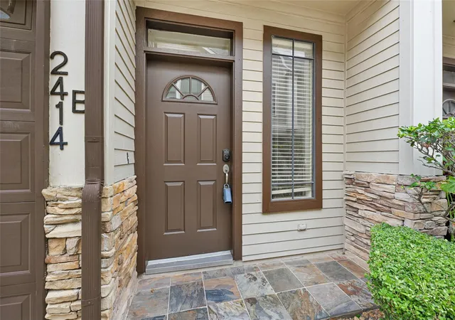 Photo 3 of Townhouse for sale at 2414 Calumet St #B, Houston, TX 77004 | MLS# 873602 | Listing updated on 2026-08-14