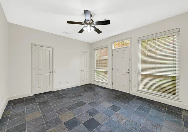 Photo 4 of Townhouse for sale at 2414 Calumet St #B, Houston, TX 77004 | MLS# 873602 | Listing updated on 2026-08-14