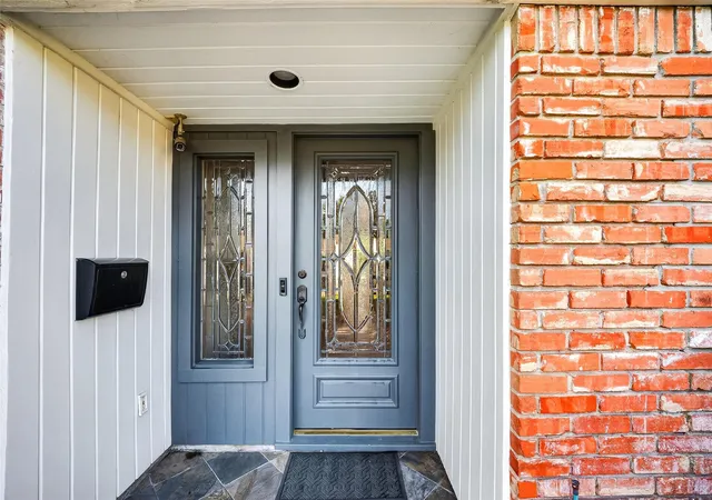 Photo 2 of Single family home for sale at 2406 Tannehill Dr, Houston, TX 77008 | MLS# 44459091 | Listing updated on 2026-09-15