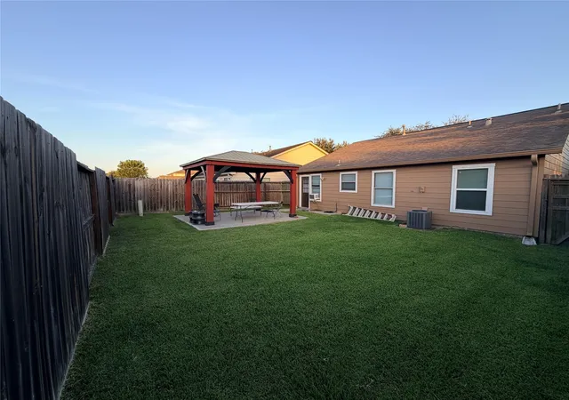 Photo 17 of Single family home for sale at 15414 Mission Forest Dr, Houston, TX 77083 | MLS# 11950473 | Listing updated on 2026-09-20