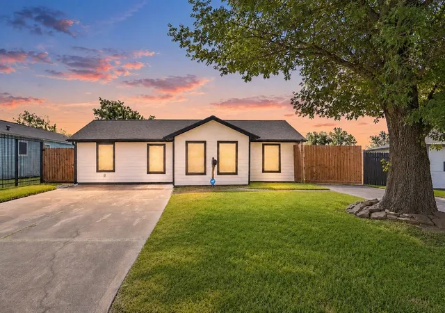 Photo 1 of Sale Pending at 1206 Layton St, Baytown, TX 77520 | MLS# 50388251 | Listing updated on 2026-09-07